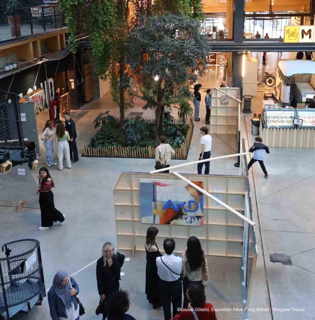 Vue d'ensemble du vernissage de l'exposition Rêve Party à la Communale de Saint Ouen